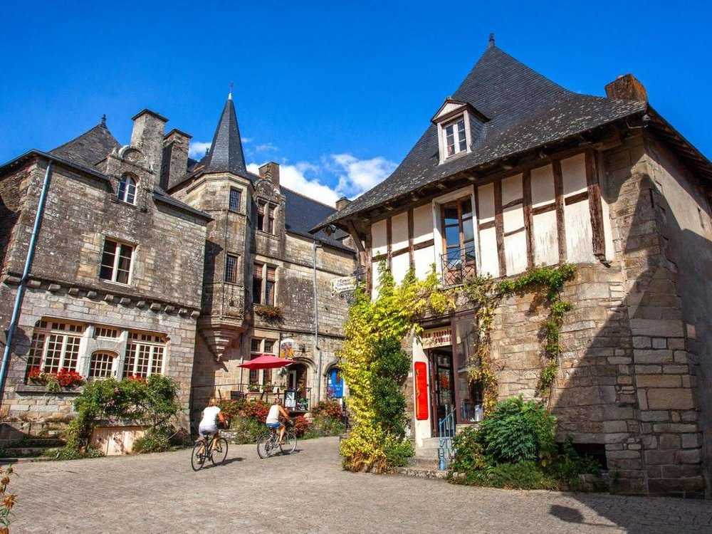 Place du puits Rochefort en Terre